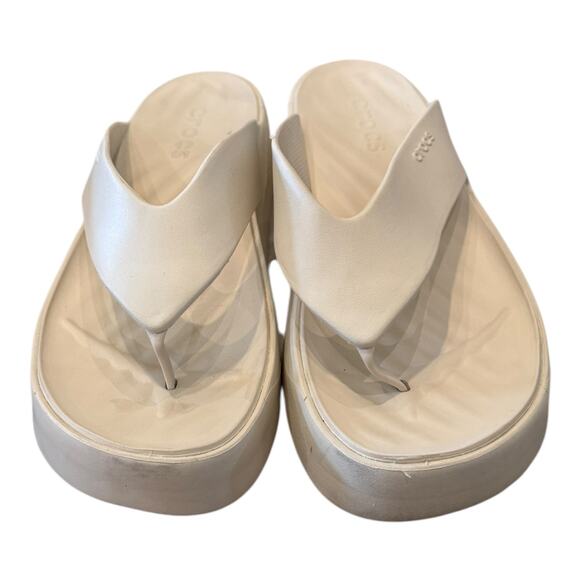 Crocs Women’s Getaway Platform Flip Thong Sandals in Stucco White Women's 11 - Picture 3 of 5